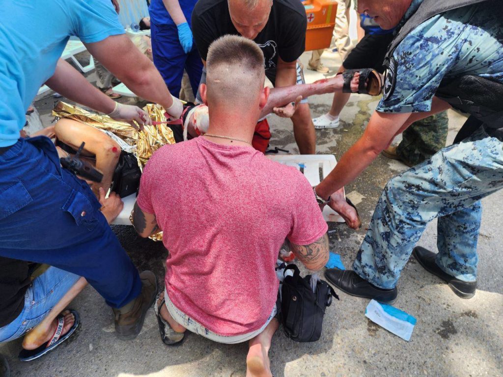 Окупанти заманюють туристів в Крим - зумисно прикриваючи цивільними військові об'єкти, - ISW 1