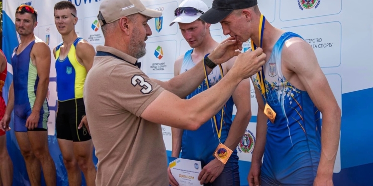 Юні миколаївські веслувальники здобули 5 бронзових нагород на турнірі пам’яті бійця «Небесної сотні» В.Швеця (ФОТО)  