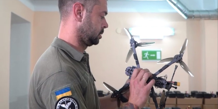 Миколаїв передав 54-й бригаді 100 дронів, придбаних за кошти міського бюджету (ВІДЕО)