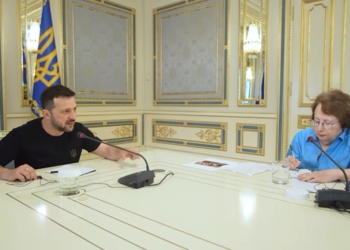 «Треба шукати далекобійне рішення проти російської авіації, яка атакує КАБами»:  про що ще казав Зеленський в інтерв’ю Труді Рубін (ВІДЕО)