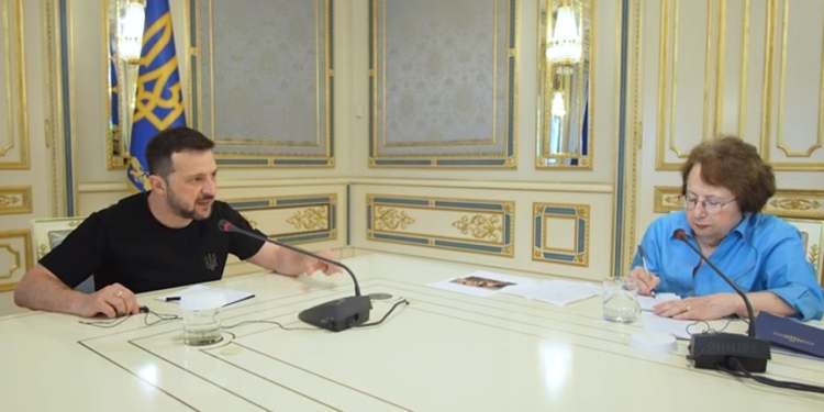 «Треба шукати далекобійне рішення проти російської авіації, яка атакує КАБами»:  про що ще казав Зеленський в інтерв’ю Труді Рубін (ВІДЕО)