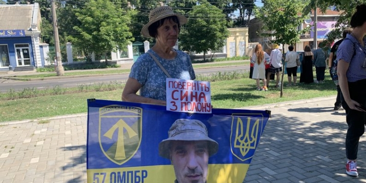 “Не мовчи. Полон вбиває”: у Миколаєві пройшла чергова акція-нагадування про військовополонених (ВІДЕО)