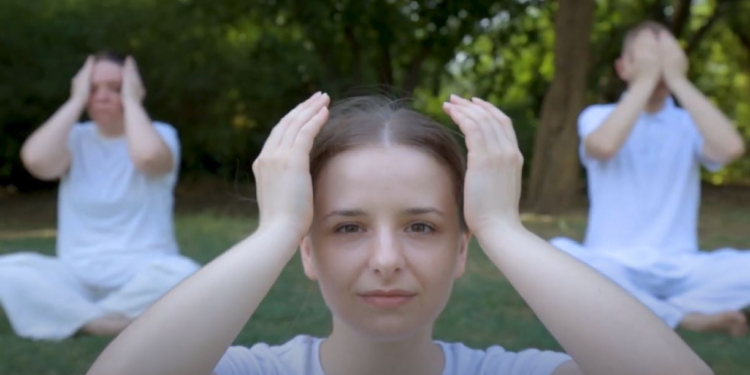 Сьогодні – День йоги. Українські дипломати в Індії записали ролик з цього приводу (ВІДЕО)