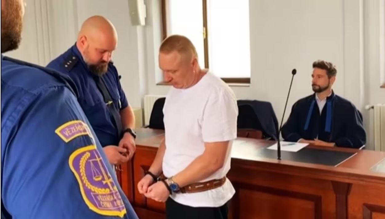 У Чехії судили українця, який підірвав петарду всередині своєї дружини (ВІДЕО)