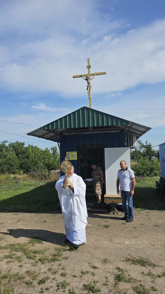 Зруйнований росіянами костел на Миколаївщині набув нового вигляду (ФОТО) 30