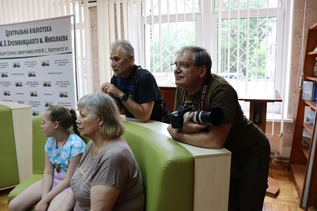 «Коротко про головне»: у Миколаєві відкрилась фотовиставка Олександра Уса (ФОТО) 30