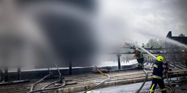 На Київщині ліквідували пожежу після російської атаки, яку гасили чотири доби