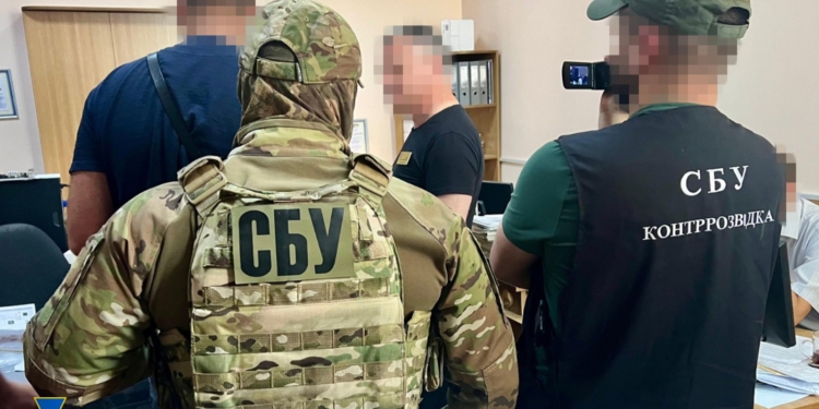 СБУ затримала чиновника Хмельницької міськради – почав працювати на ФСБ (ФОТО)