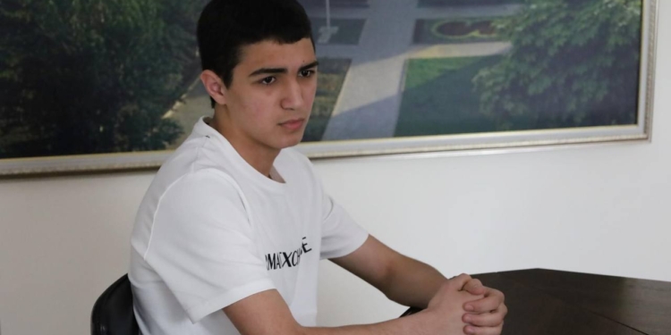 Юний боксер Ілкін Гусейнов та його тренер отримали сертифікати по 10 тис.грн. від громади Миколаєва (ФОТО)