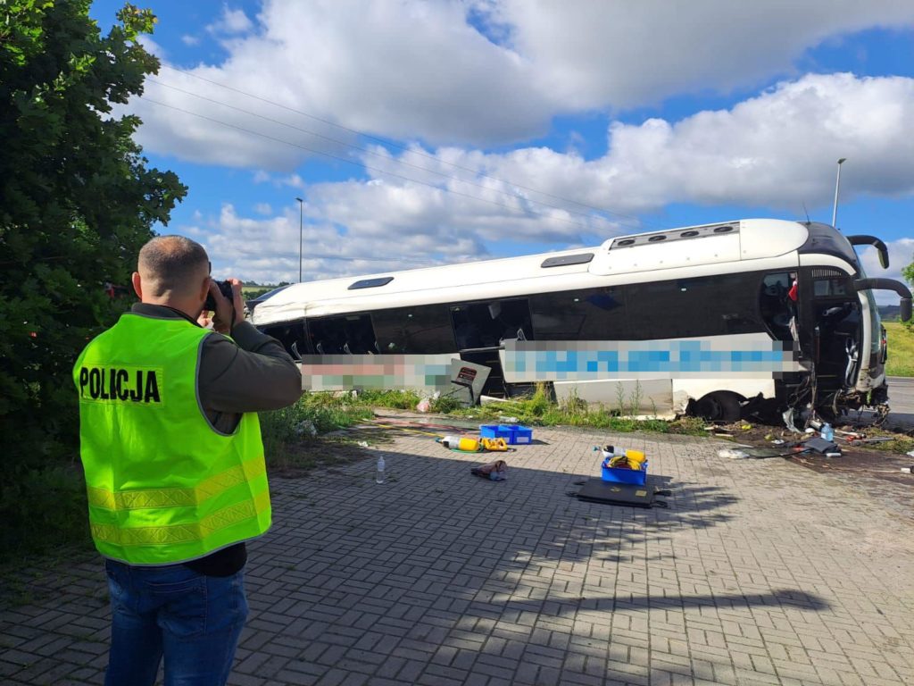 В Польщі перекинувся автобус з українцями - багато поранених (ФОТО) 4