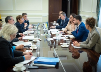 Мінекономіки через брак робочих рук хоче перенавчати жінок на чоловічі професії