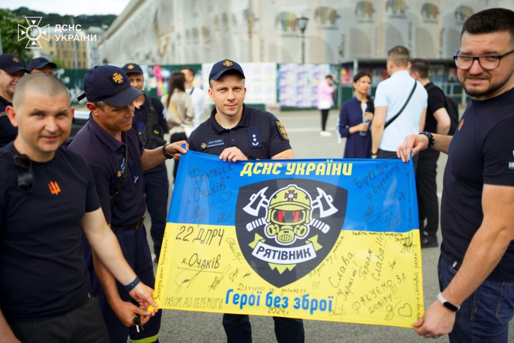 Очаківські рятувальники отримали пікап від благодійного фонду Ukrainian FireFighters Foundation (ФОТО) 4