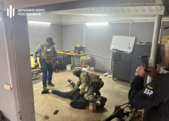 У Вінниці документами на виїзд торгував син посадовця ТЦК – по $20 тис. за пакет (ФОТО, ВІДЕО)