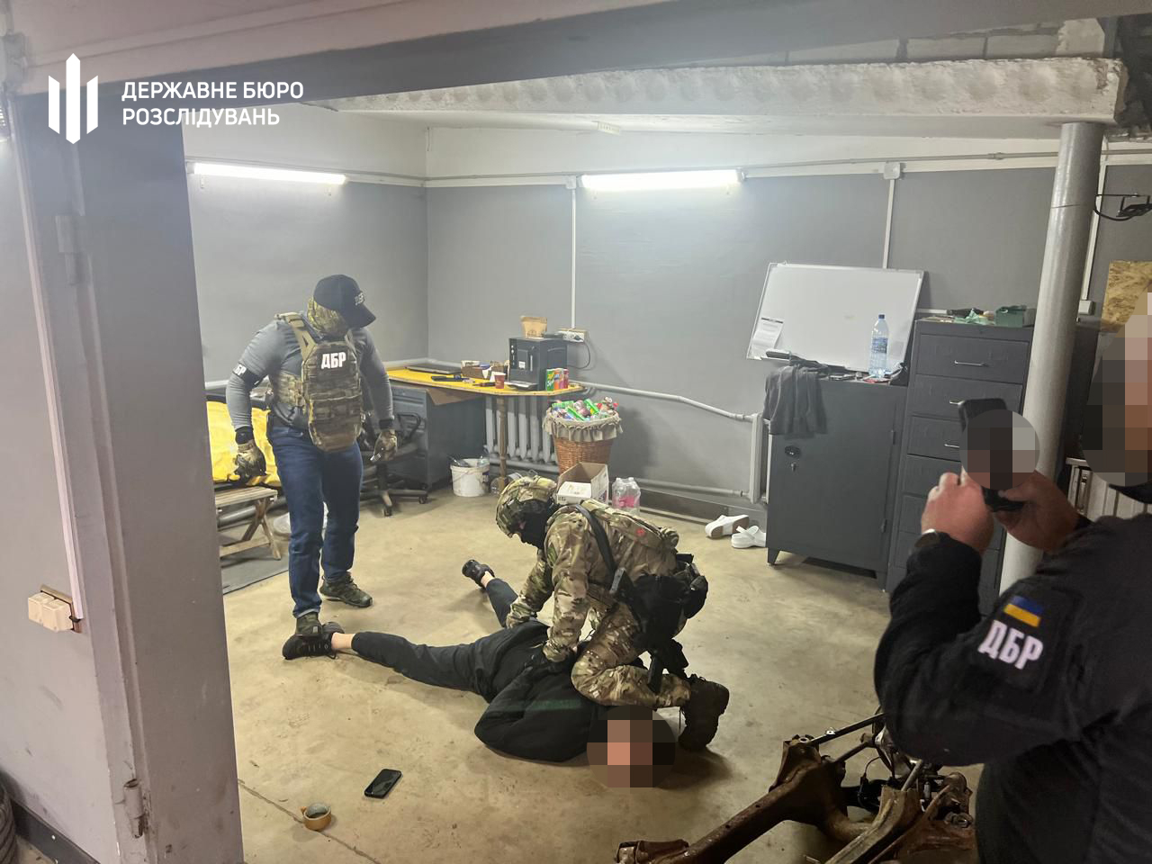 У Вінниці документами на виїзд торгував син посадовця ТЦК – по $20 тис. за пакет (ФОТО, ВІДЕО)