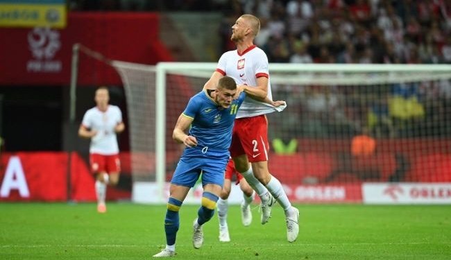 Збірна України програла Польщі у контрольному матчі, пропустивши 3 безглузді голи