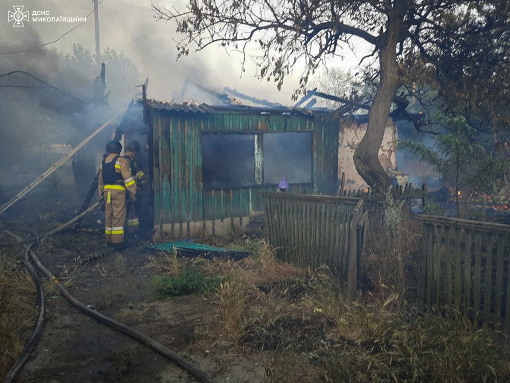 Рятувальники показали наслідки ракетного удару по Миколаївщині (ФОТО) 4