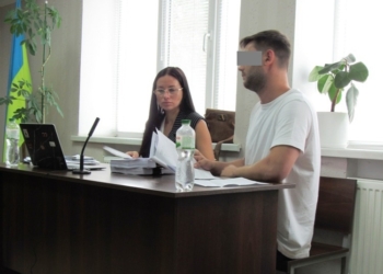 Син і батько з Миколаївщини отримували авто як гуманітарку і продавали (ФОТО)