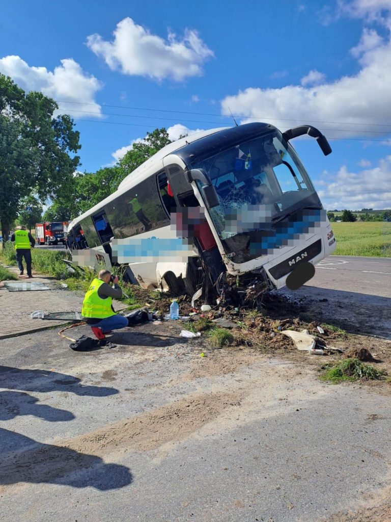 В Польщі перекинувся автобус з українцями - багато поранених (ФОТО) 6