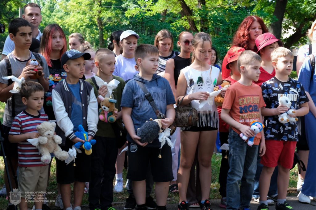 У Миколаєві вшанували пам'ять дітей, які загинули внаслідок збройної агресії рф проти України (ФОТО) 6