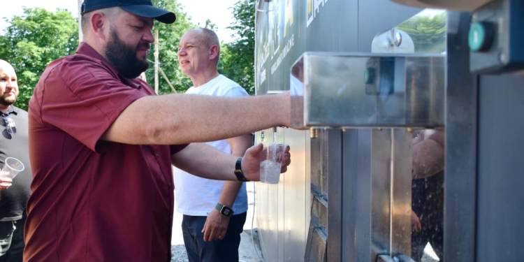 Для мешканців Галицинівської громади Миколаївщини благодійники відкрили мобільну станцію очищення води (ФОТО)