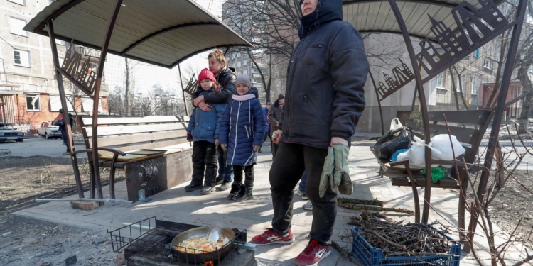 Global Rights Compliance звернулась до МКС із звинуваченням росії у навмисній тактиці голоду в Маріуполі