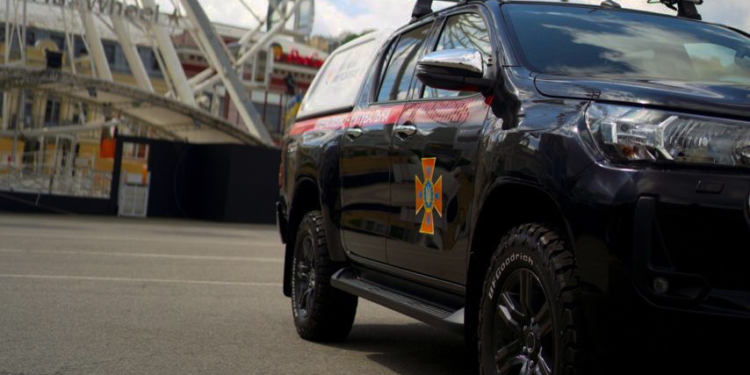 Очаківські рятувальники отримали пікап від благодійного фонду Ukrainian FireFighters Foundation (ФОТО)