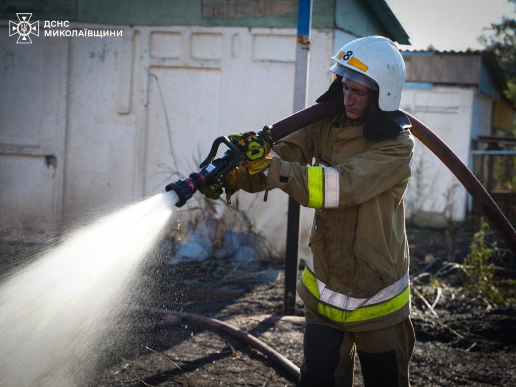 Вогонь намагався дістатись баз відпочинку у Коблево: на Миколаївщині загасили масштабну пожежу (ФОТО) 8