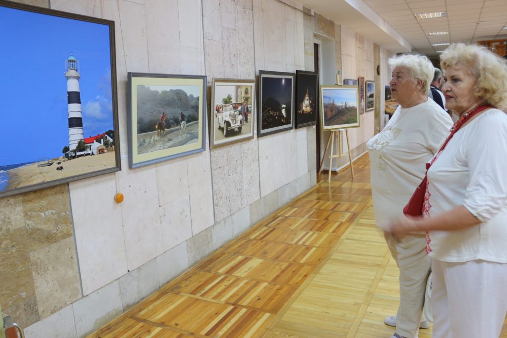 «Коротко про головне»: у Миколаєві відкрилась фотовиставка Олександра Уса (ФОТО) 14