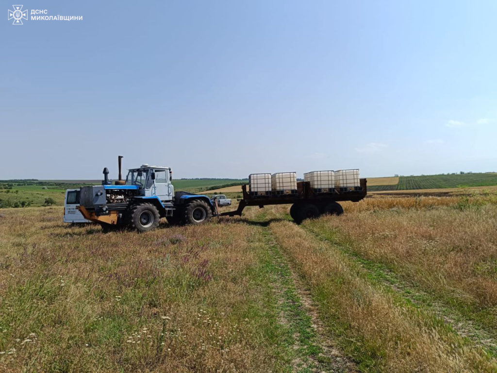 На Миколаївщині займання сухої трави призвело до пожежі ячменю на корені (ФОТО) 14