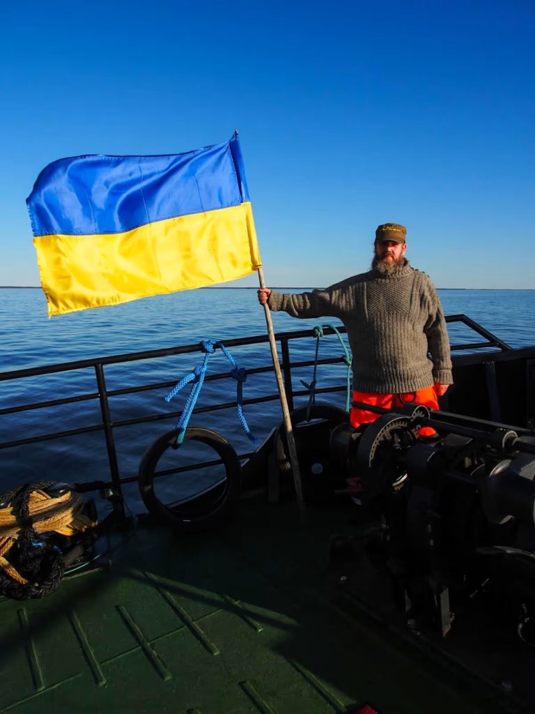 Буксир, який брав участь у висадці у Нормандії, тепер збирає кошти для України – 100 тис.євро вже є (ФОТО) 15