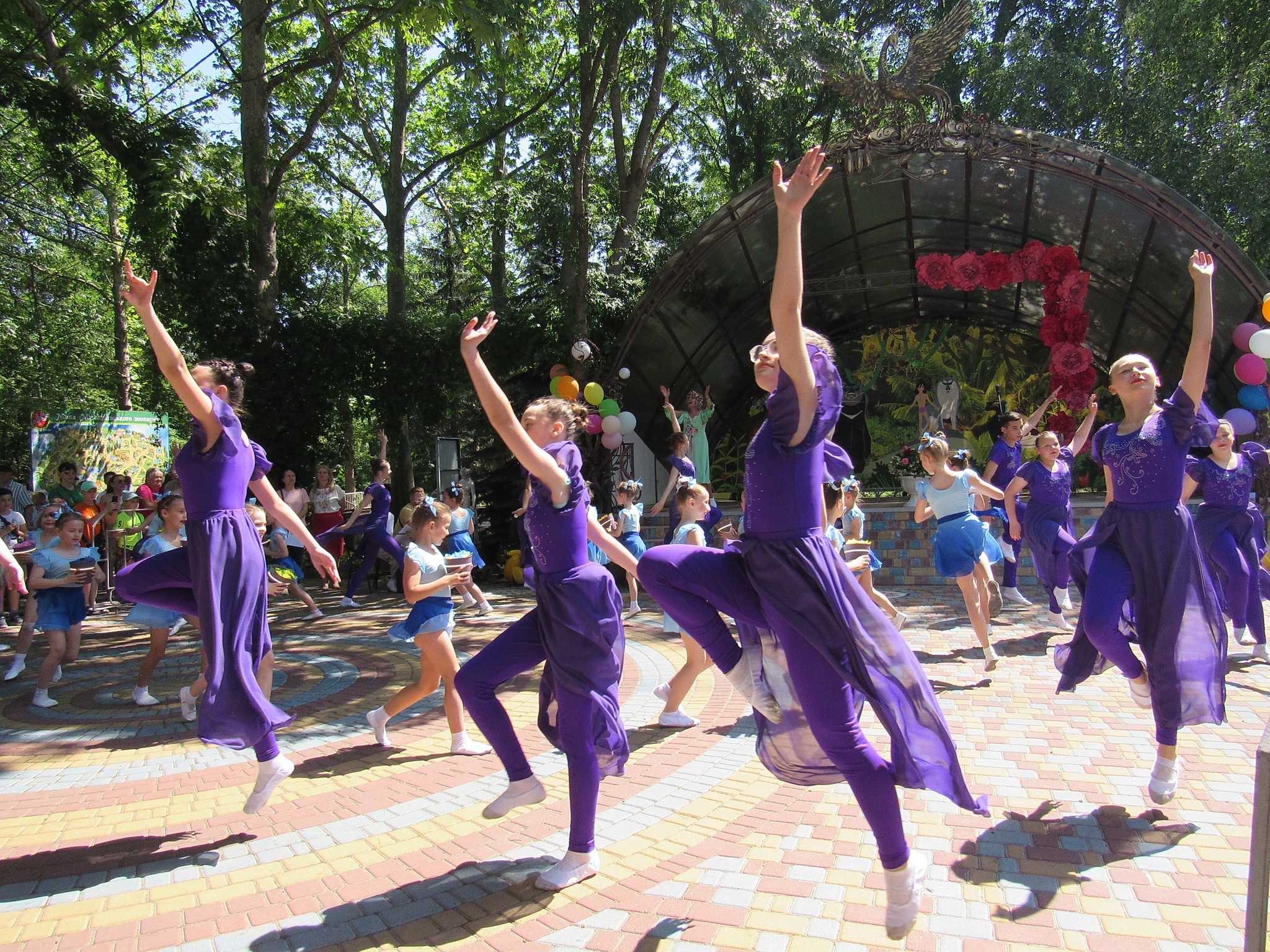 Як за мирних часів: у Миколаївському зоопарку відзначили День захисту дітей (ФОТО)