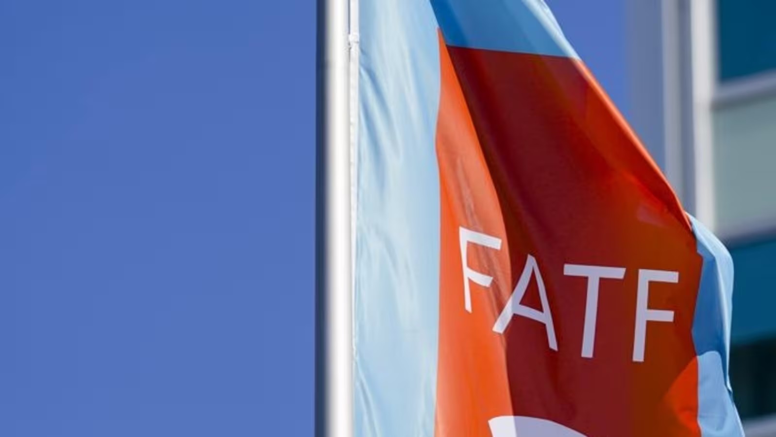 FATF не внесла росію до «чорного» списку, але зберегла зупинення її членства