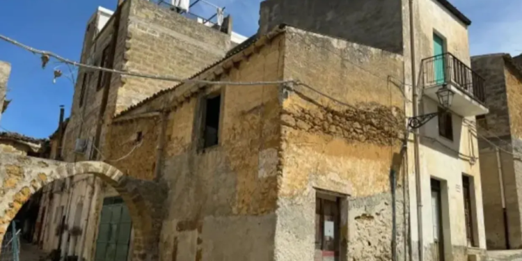 В Італії продають будинки всього за $3, але дешевше не купувати