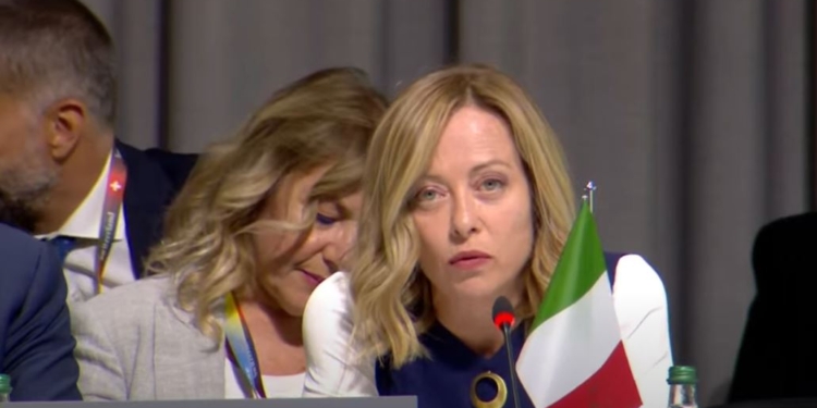 “Якщо Росія не погодиться, ми змусимо її здатися”, – Мелоні на саміті миру (ВІДЕО)