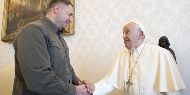 Зеленський послав Єрмака – до Папи (ФОТО)