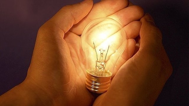 Від завтра Міненерго тестує нові погодинні графіки відключень світла, нібито буде краще