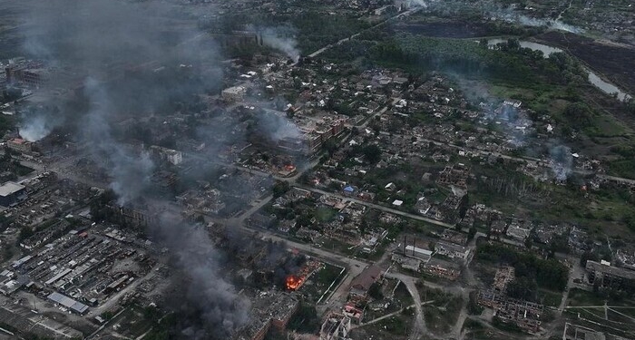 Або в полон, або – ? Чому ЗСУ не вибивають російських загарбників з Агрегатного заводу у Вовчанську