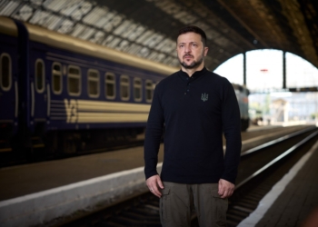 Зеленський привітав українців з Днем Конституції (ВІДЕО)