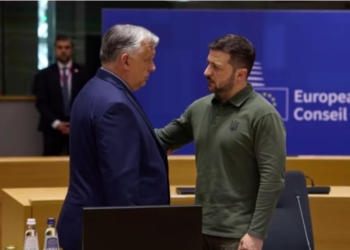 Орбан на саміті ЄС підійшов до Зеленського навмисно під камери. Чого він хоче? (ВІДЕО)