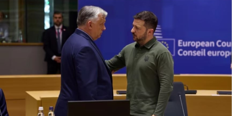 Орбан на саміті ЄС підійшов до Зеленського навмисно під камери. Чого він хоче? (ВІДЕО)
