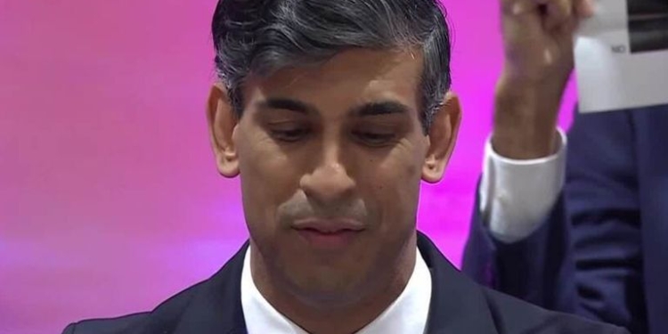 Ріші Сунак визнав поразку, привітав лідера лейбористів і вирушає до короля