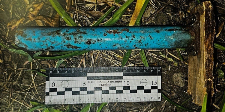 На Миколаївщині батько побив 18-річного сина металевою ніжкою від стільця – хлопець в тяжкому стані в лікарні (ФОТО)