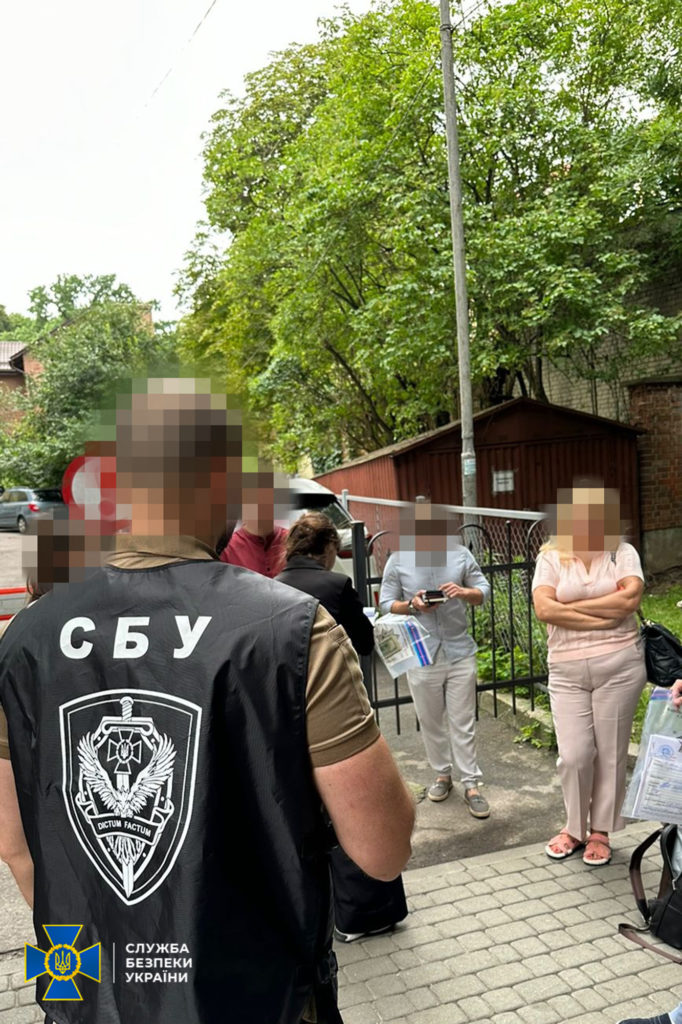 СБУ затримала у Львові експрокурора, відомого гучним весіллям і оголошеного у розшук за підробку документів, а також його тещу-адвокатку, яка займалася «схемами для ухилянтів» (ФОТО) 2