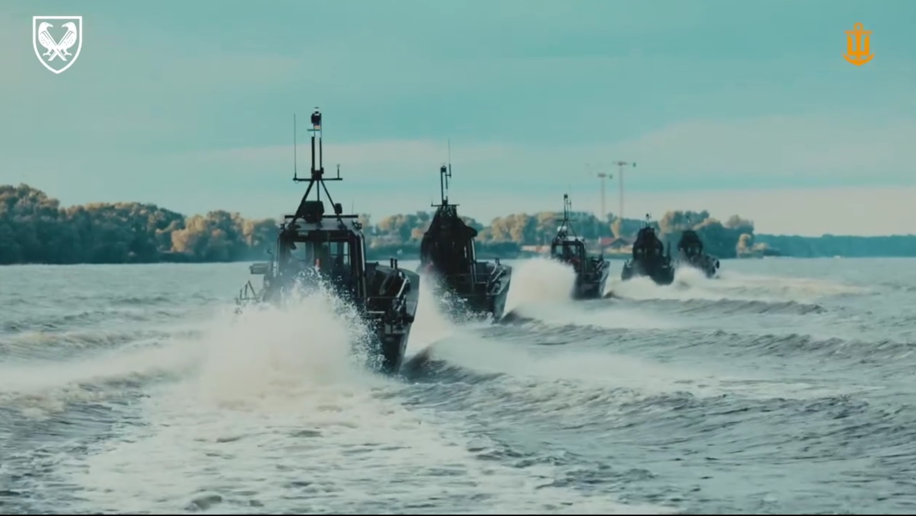 На річці Дніпро відбулось навчання сил і засобів Річкової флотилії ВМС ЗСУ (ВІДЕО)