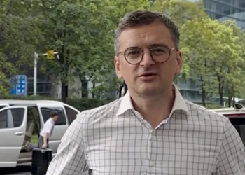 Кулеба вже в Китаї, готується до “розлогих переговорів” (ВІДЕО)