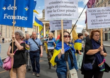 У Парижі українці закликали підтримати вступ України до НАТО (ФОТО)