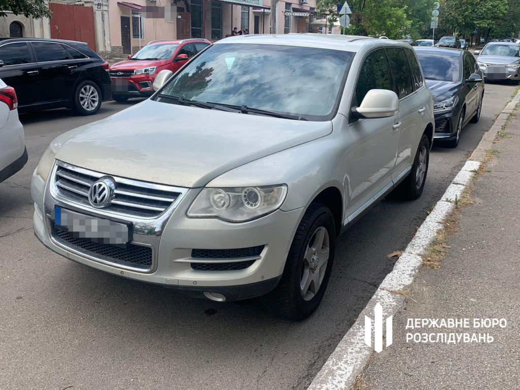 На Миколаївщині волонтери передали військовослужбовцю три автівки, а він їх вирішив продати, - ДБР завадило (ФОТО) 6