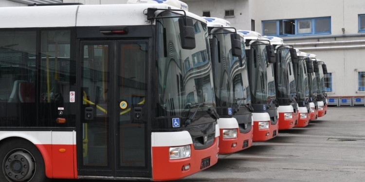 Прага передала Миколаєву ще 7 автобусів (ФОТО)