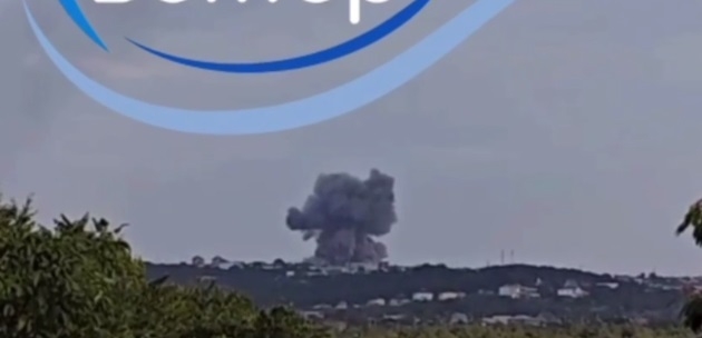 Росіяни брешуть: “знищені” українські літаки уразили ворожий склад боєприпасів у Криму (ВІДЕО)