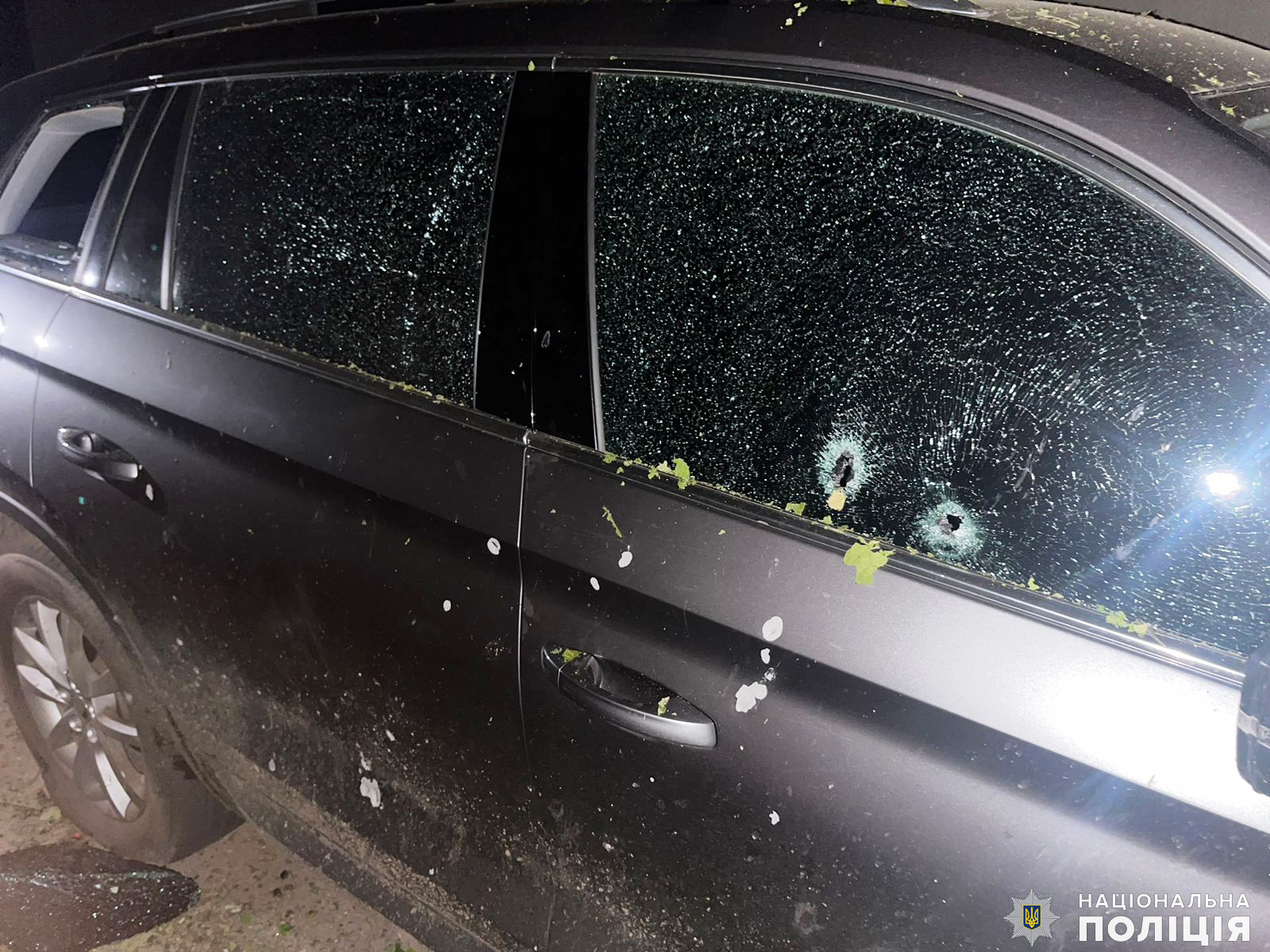 На Миколаївщині кинули гранату на подвір’я мера Баштанки – пошкоджена автівка (ФОТО)